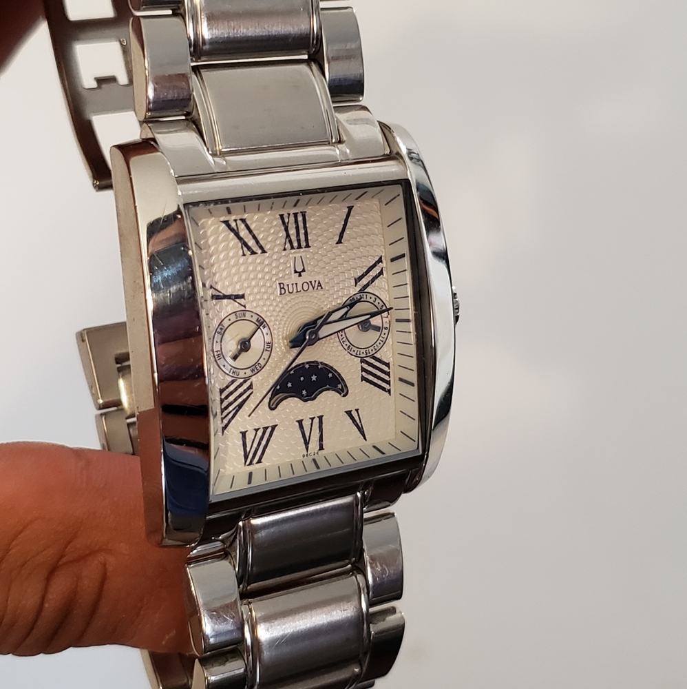 [SOLD]Bulova Day Date Moon-Phase dress watch